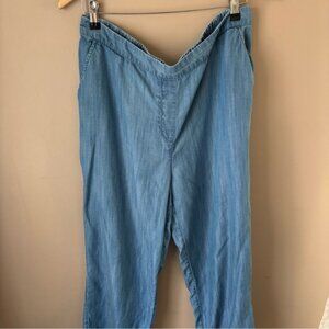 Chico’s Blue Crop Pants Size 2 (M/10-12) Pull-On Stretch Denim Look